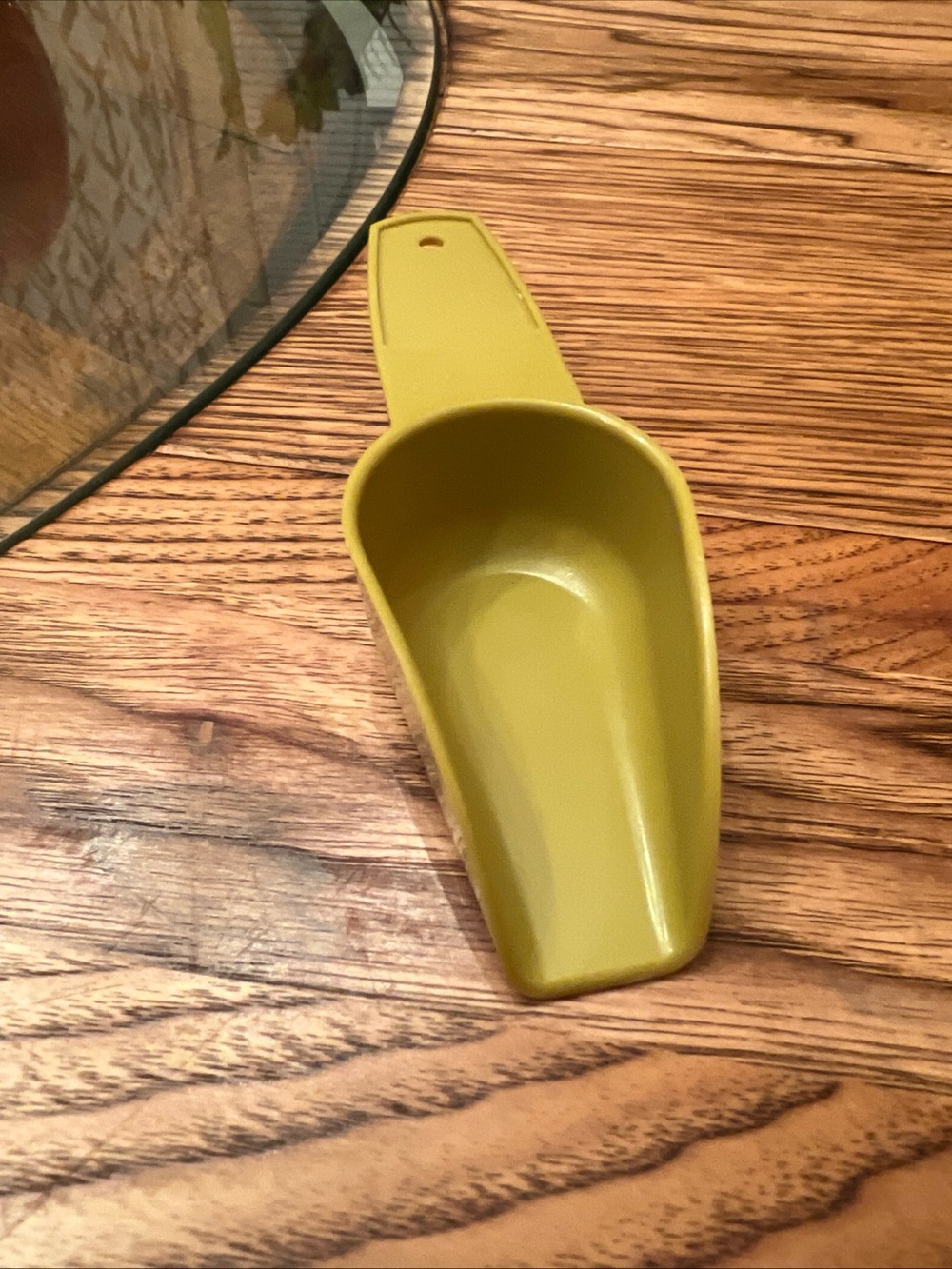 Vintage Tupperware Avocado Green Scoop #878